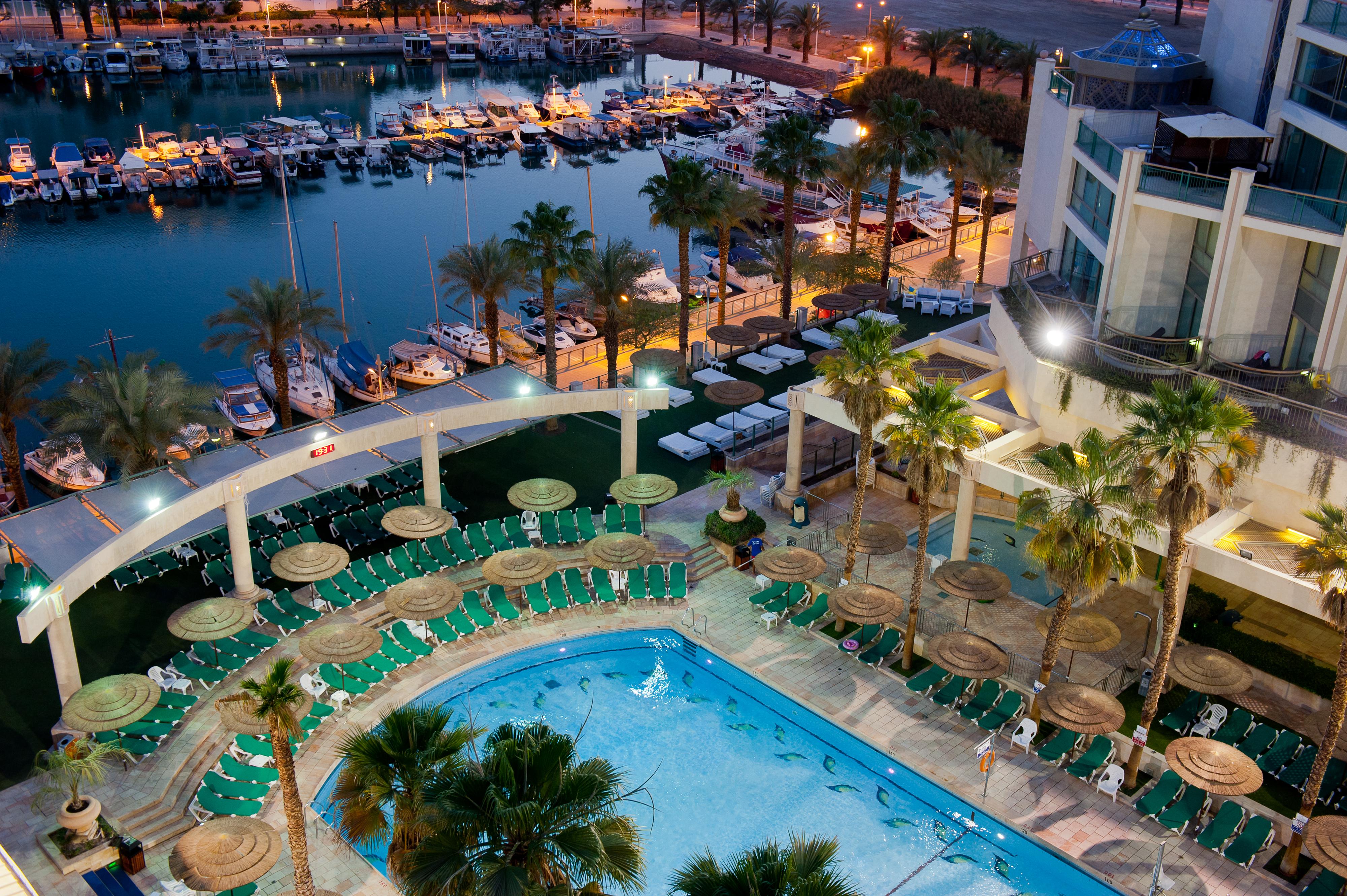 U Magic Palace Eilat Ngoại thất bức ảnh The pool at the Royal Beach Palace