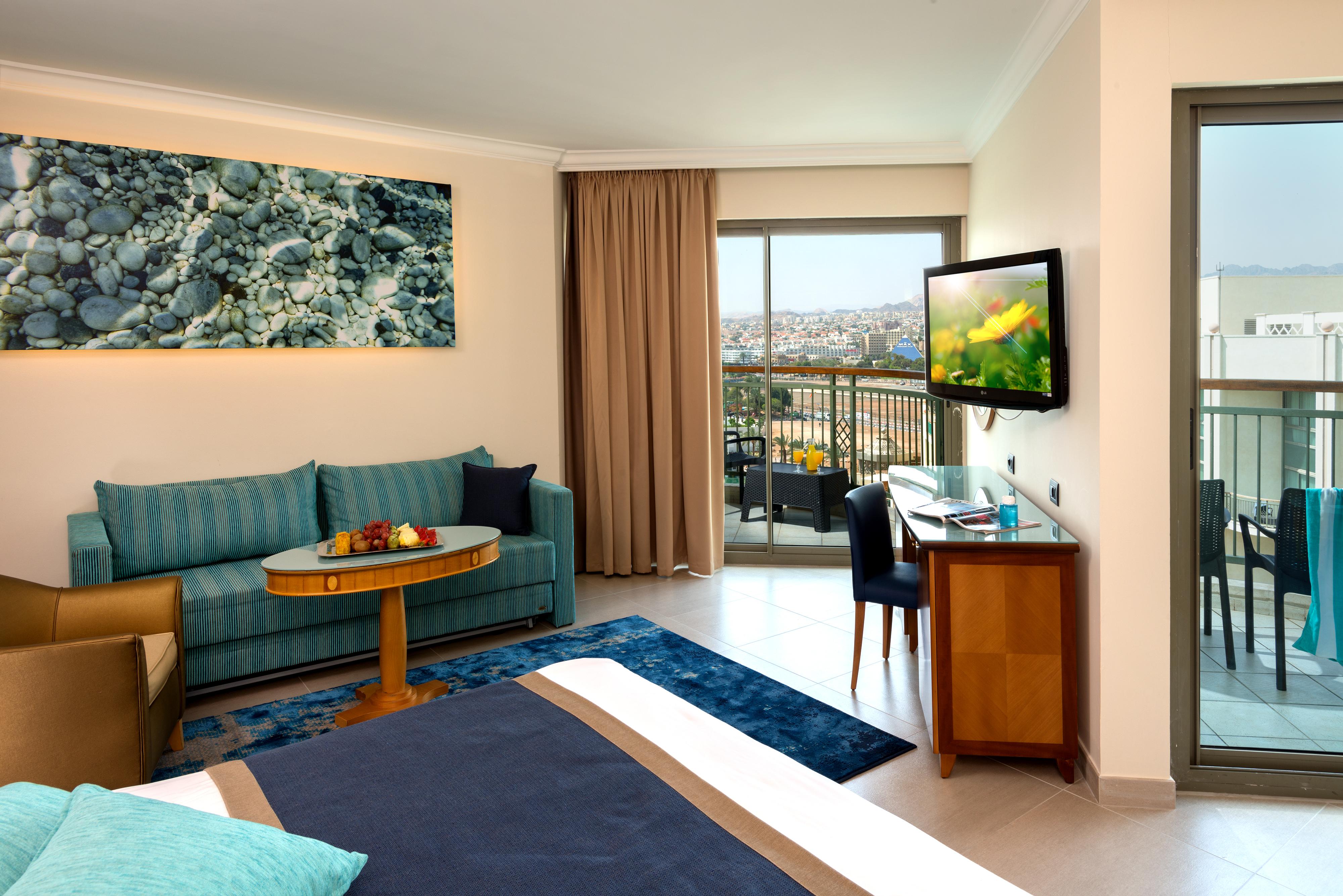 U Magic Palace Eilat Ngoại thất bức ảnh A room at the Leonardo Hotel, Tel Aviv