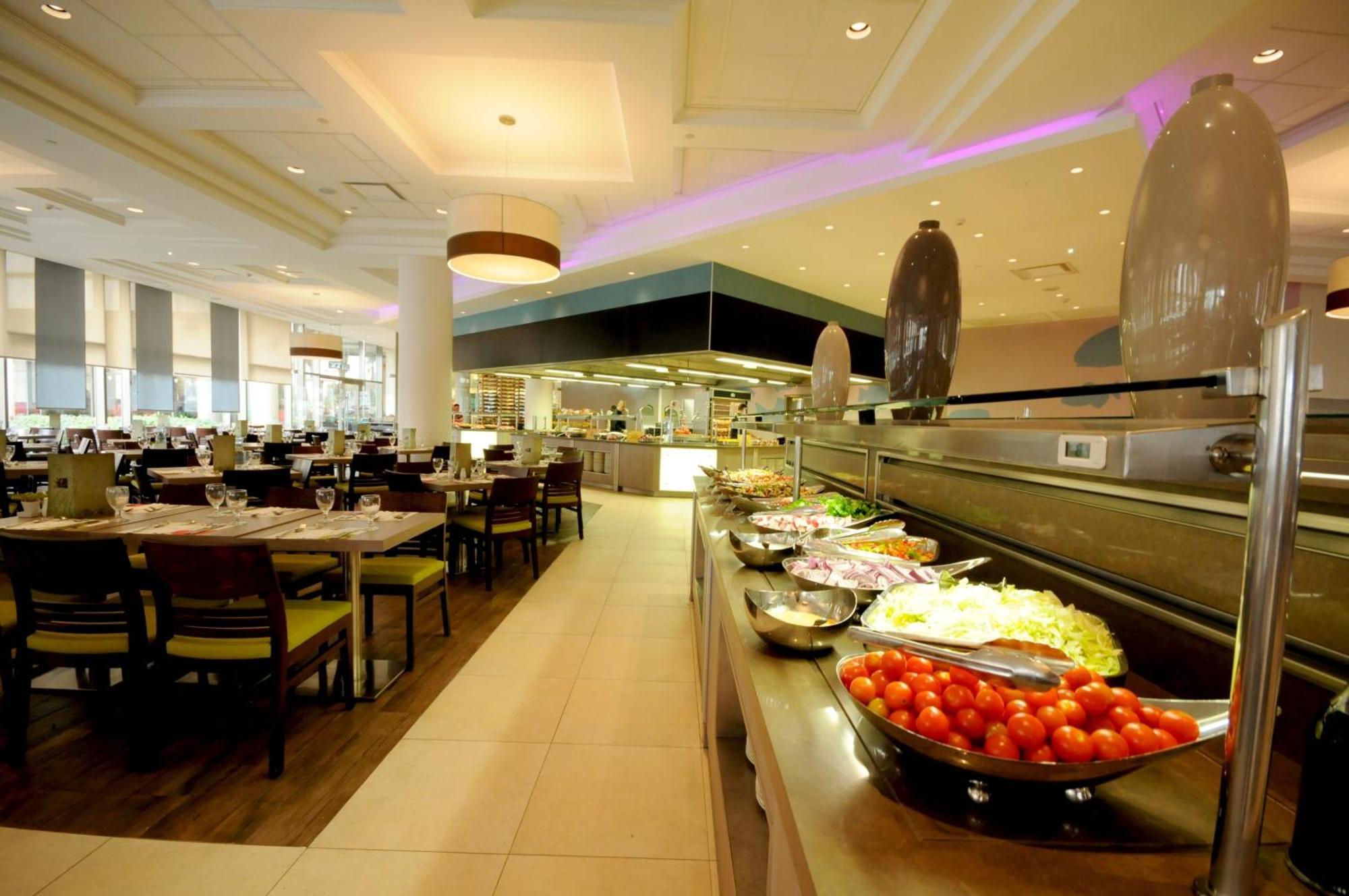 U Magic Palace Eilat Ngoại thất bức ảnh The buffet at the hotel